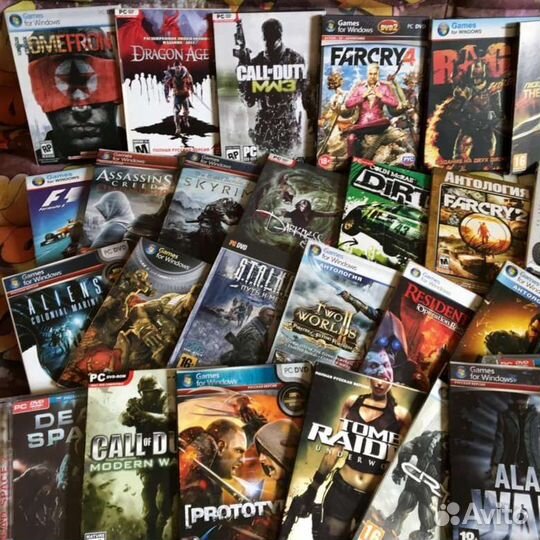 Бокс из дисков с играми на пк