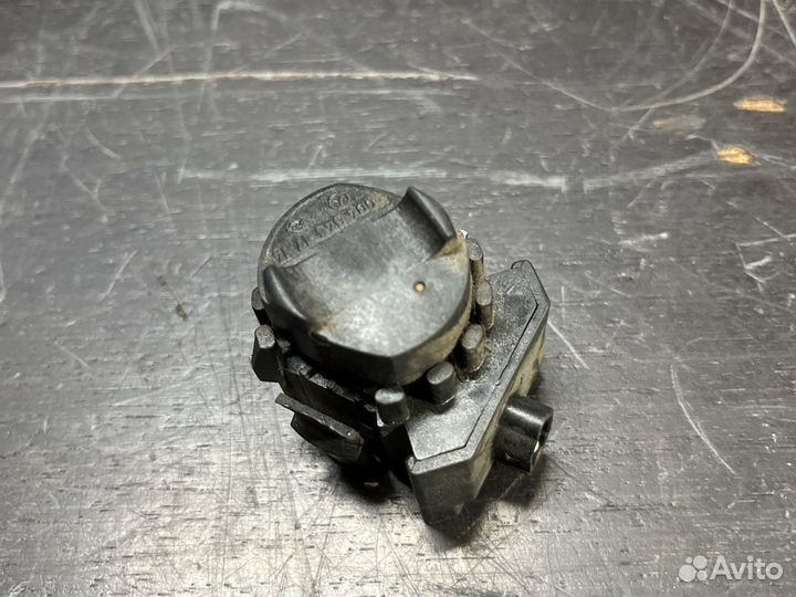 Кнопка кикдауна Мерседес w210 e320