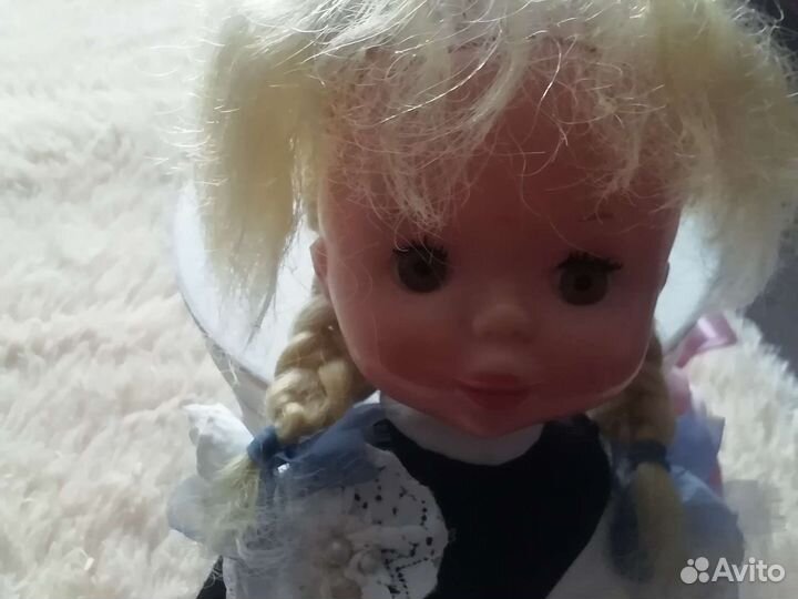 Кукла-первоклассница с закрывающимися глазками