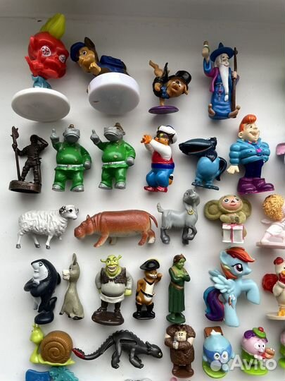 Не киндеры фигурки хелло китти, чупа чупс и др