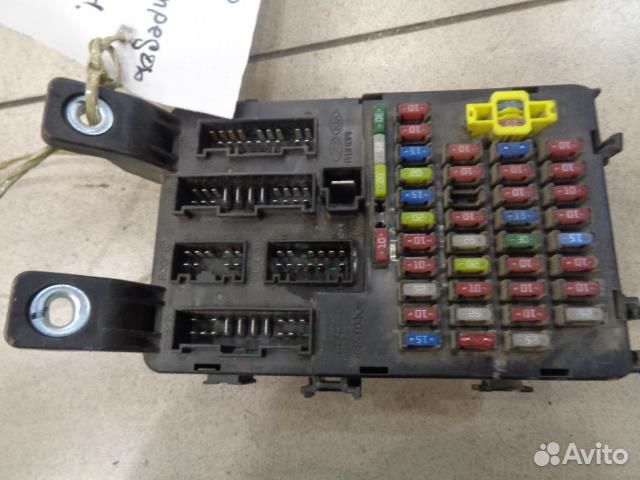 Блок предохранителей салонный Kia Rio 2005-2011