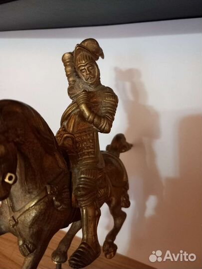 Рыцарь на коне. Бронза. Золото. Интерьерная деталь