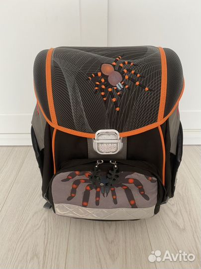 Школьный рюкзак с ортопедической спинкой