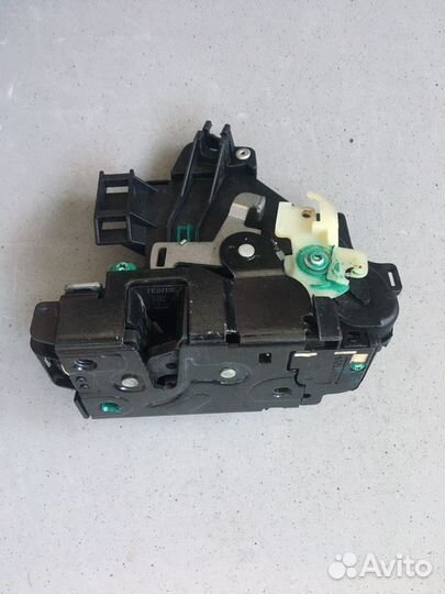 Замок двери Фольксваген Транспортёр Т5