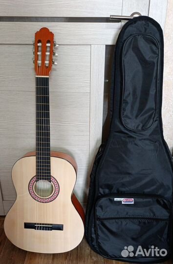 Классическая гитара шестиструнная