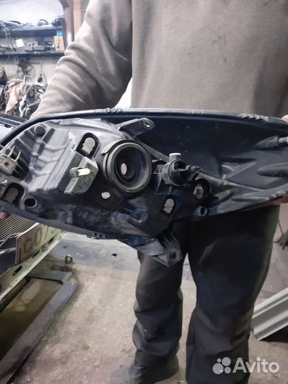 Правая фара сандеро 21года