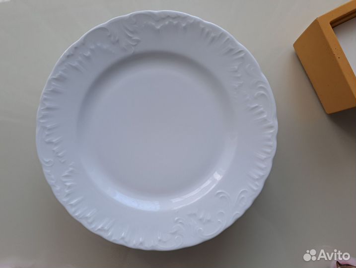 Тарелки столовые