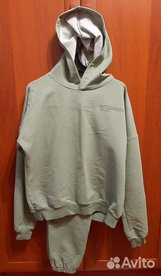 Женские спортивные костюмы