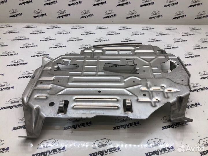 Кронштейн Mercedes-Benz C-Class W204 рестайл M271