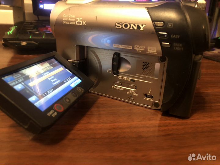 Цифровая видеокамера Sony DCR-DVD 308