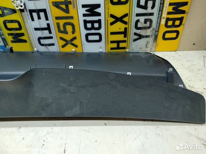 Обшивка двери багажника Skoda Fabia 2007-2015