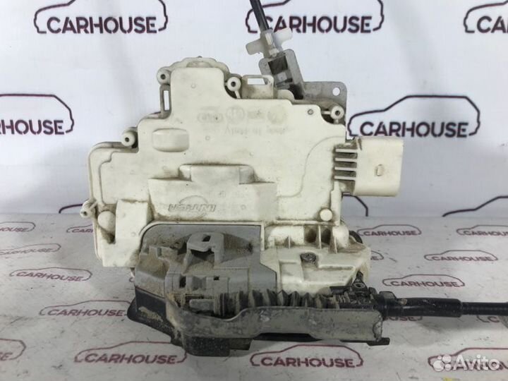 Замок двери задний правый Volkswagen Touareg NF