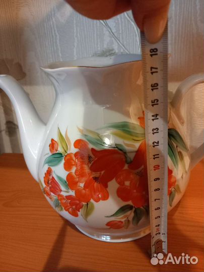 Чайник заварочный и сахарница