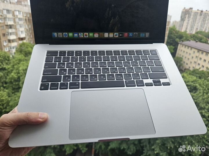 Macbook Air 15 2023 m2 8 256 silver