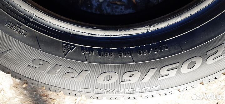 Pirelli Ice Zero 205/60 R16 96T