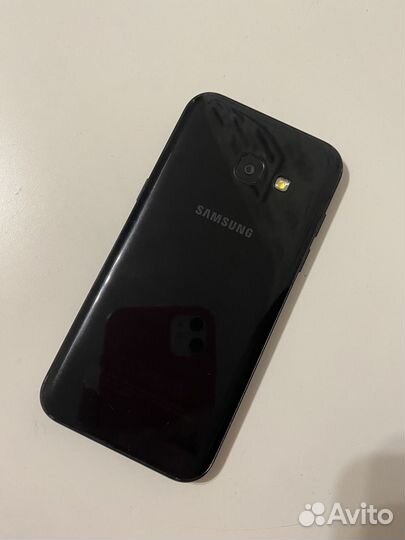 Телефон Samsung а3