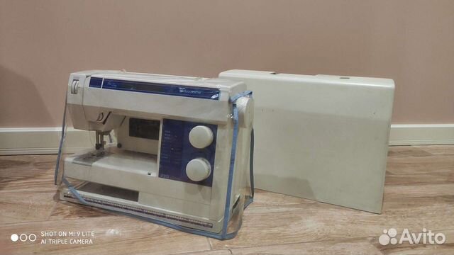 Husqwarna 230 швейная машинка