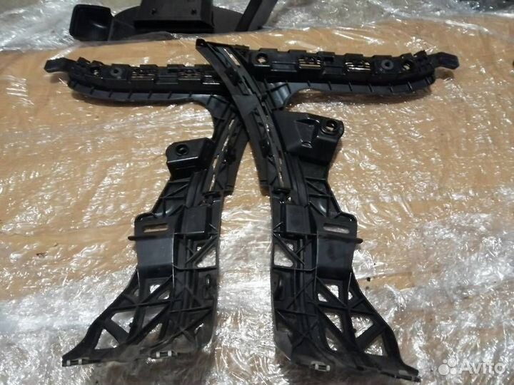 Кронштейн бампера задний правый Mercedes-Benz GLC