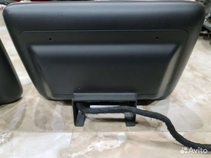 Задние мониторы Mercedes W222