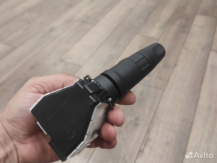 Переключатель nissan tiida