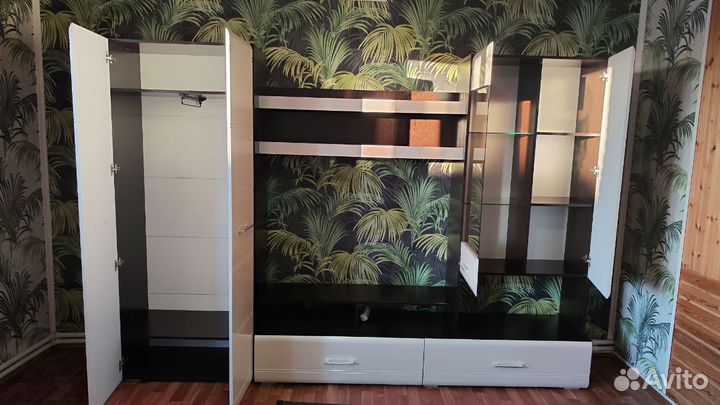 Стенка в гостиную Нэнси