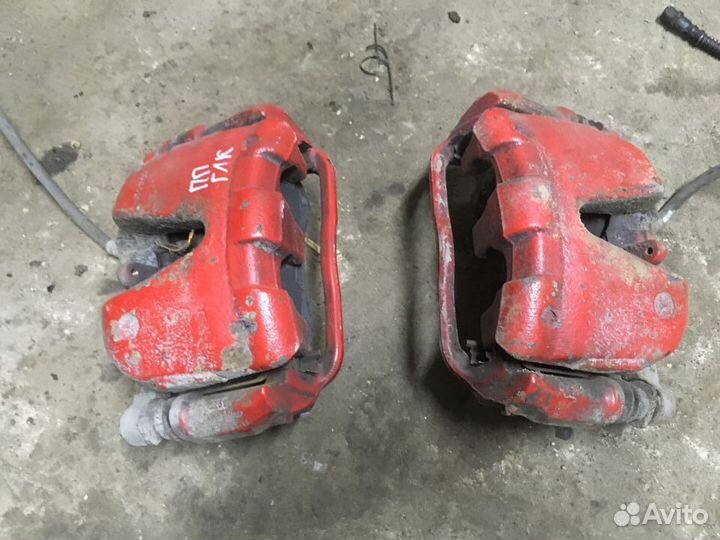 Суппорт передний правый Мерседес глк Х204