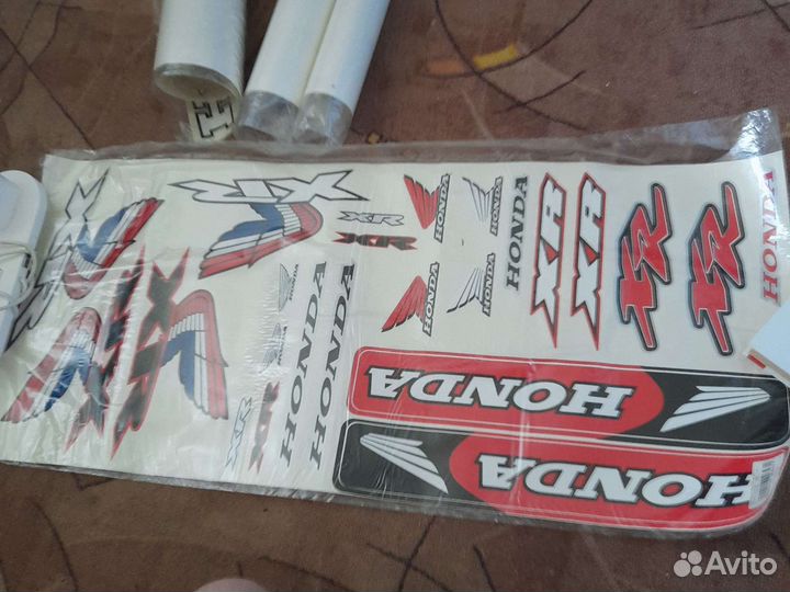 Наклейки на мотоцикл