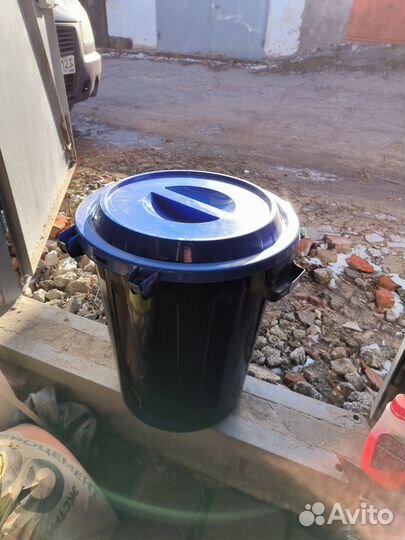 Мусорный бак на 60литров (новый)