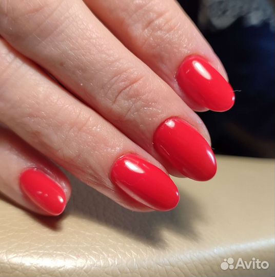 Модель на маникюр