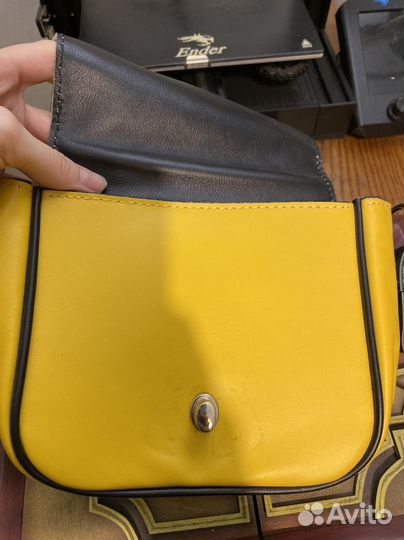 Желтая сумочка
