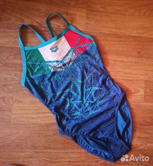 Купальники женские Арена, новые