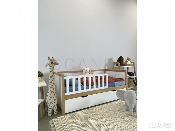 Кровать детская с бортиком из бука