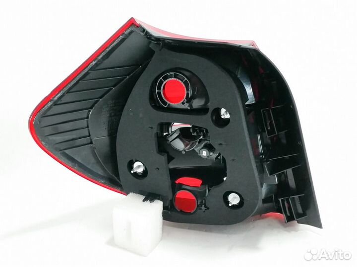 Фонарь правый задний в крыло BMW E87