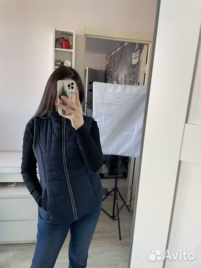 Жилетка женская р.46 с капюшоном