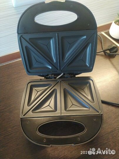 Сендвичница