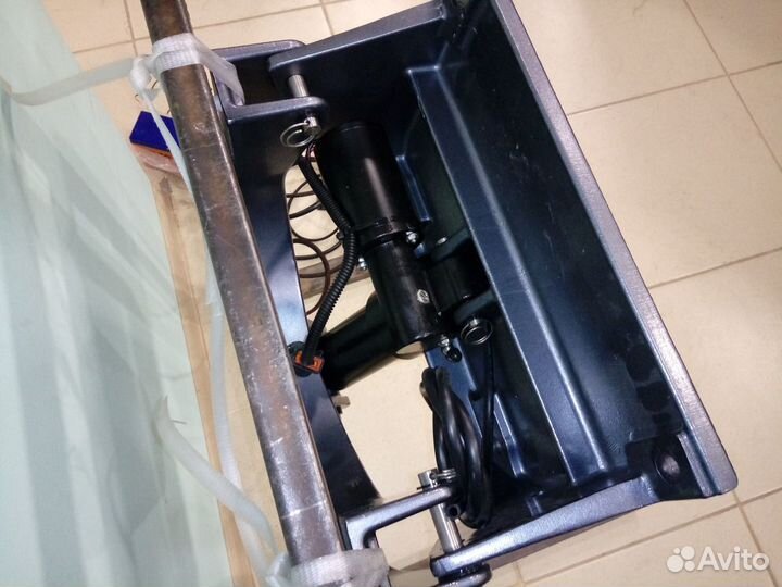 Навесной транец с гидро-подъёмом