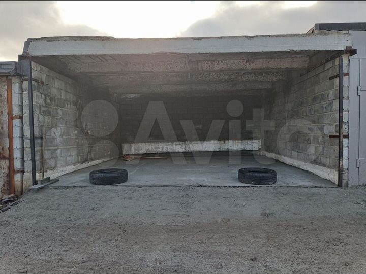 Гараж, > 30 м²