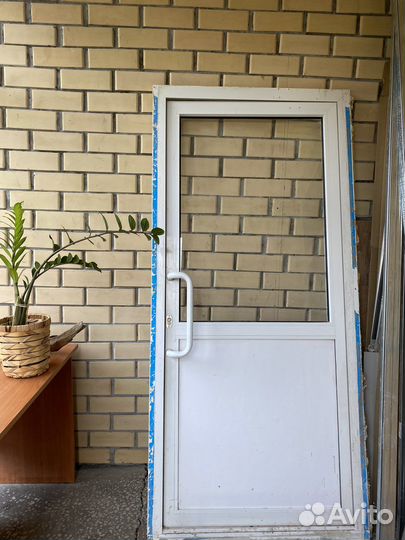 Дверь пластиковая