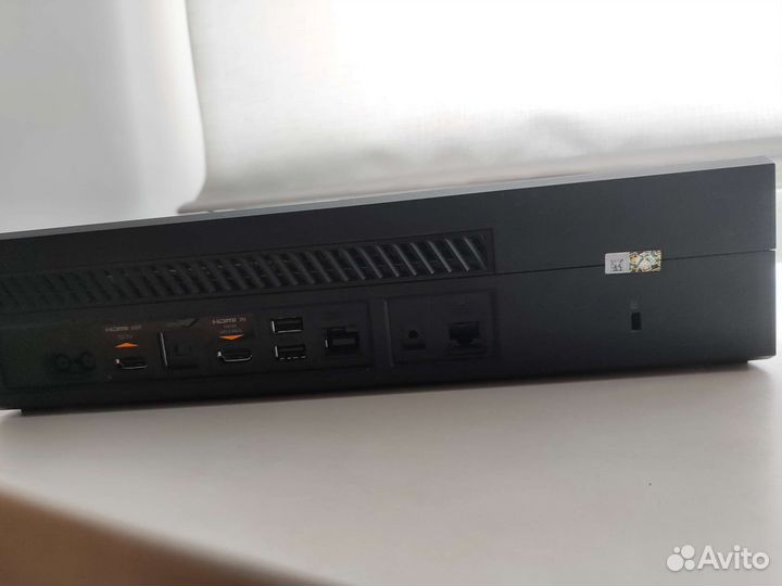 Xbox One + Kinect + 2 джойстика + 7 дисков