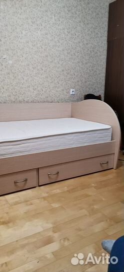 Кровать односпальная с матрасом бу