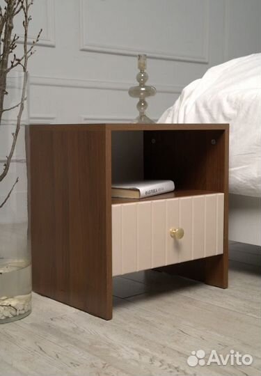 Тумба прикроватная