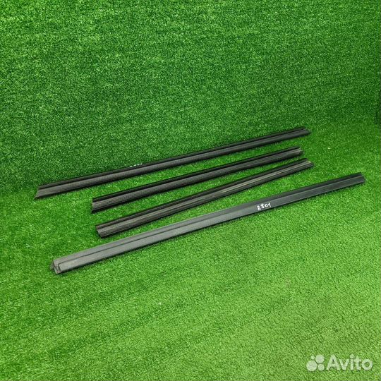 Уплотнитель стекла двери Skoda Fabia 2 (5J) 2008