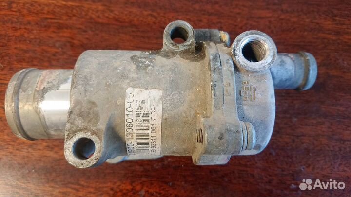 Коврик в багажник, термостат на весту