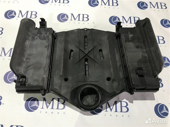 Корпус воздушного фильтра Mercedes-Benz E-Class