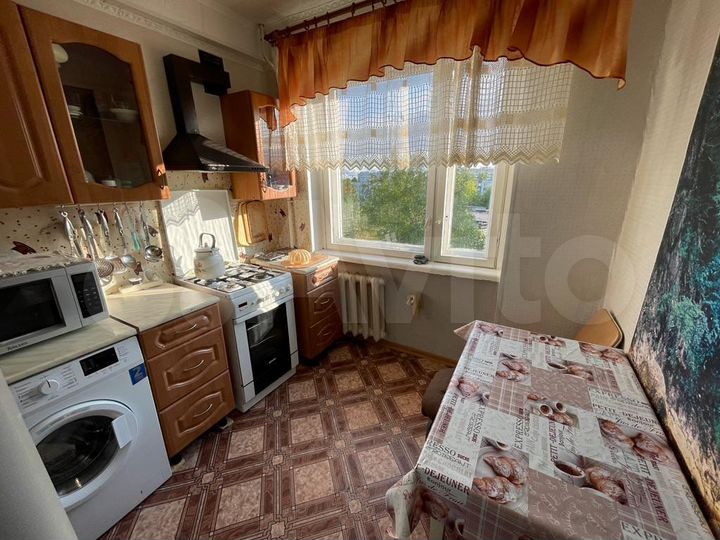 2-к. квартира, 55 м², 6/9 эт.