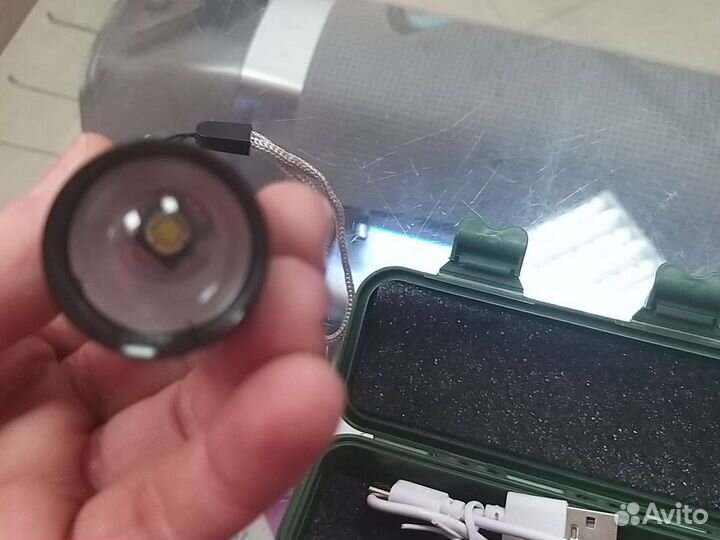 Фанарик в кейсе 606