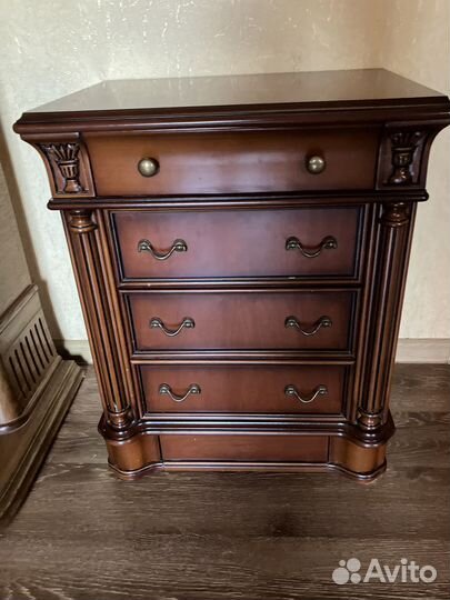 Прикроватная тумбочка Италия