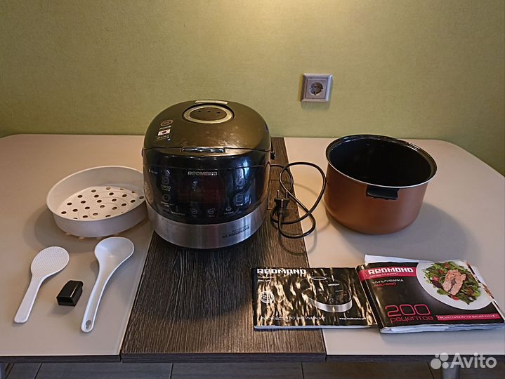 Мультиварка redmond rmc m90