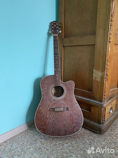 Акустическая гитара