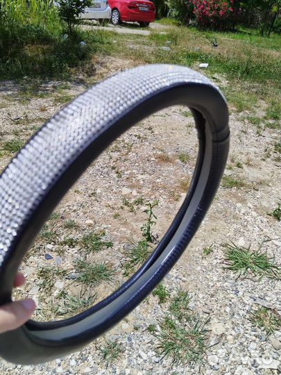 Оплетка на руль со стразами